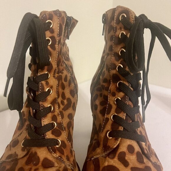 Bamboo Womens Platform Chunky Heel Boots Sz 8.5 Chunky Leopard Print Lace Up - Picture 4 of 9